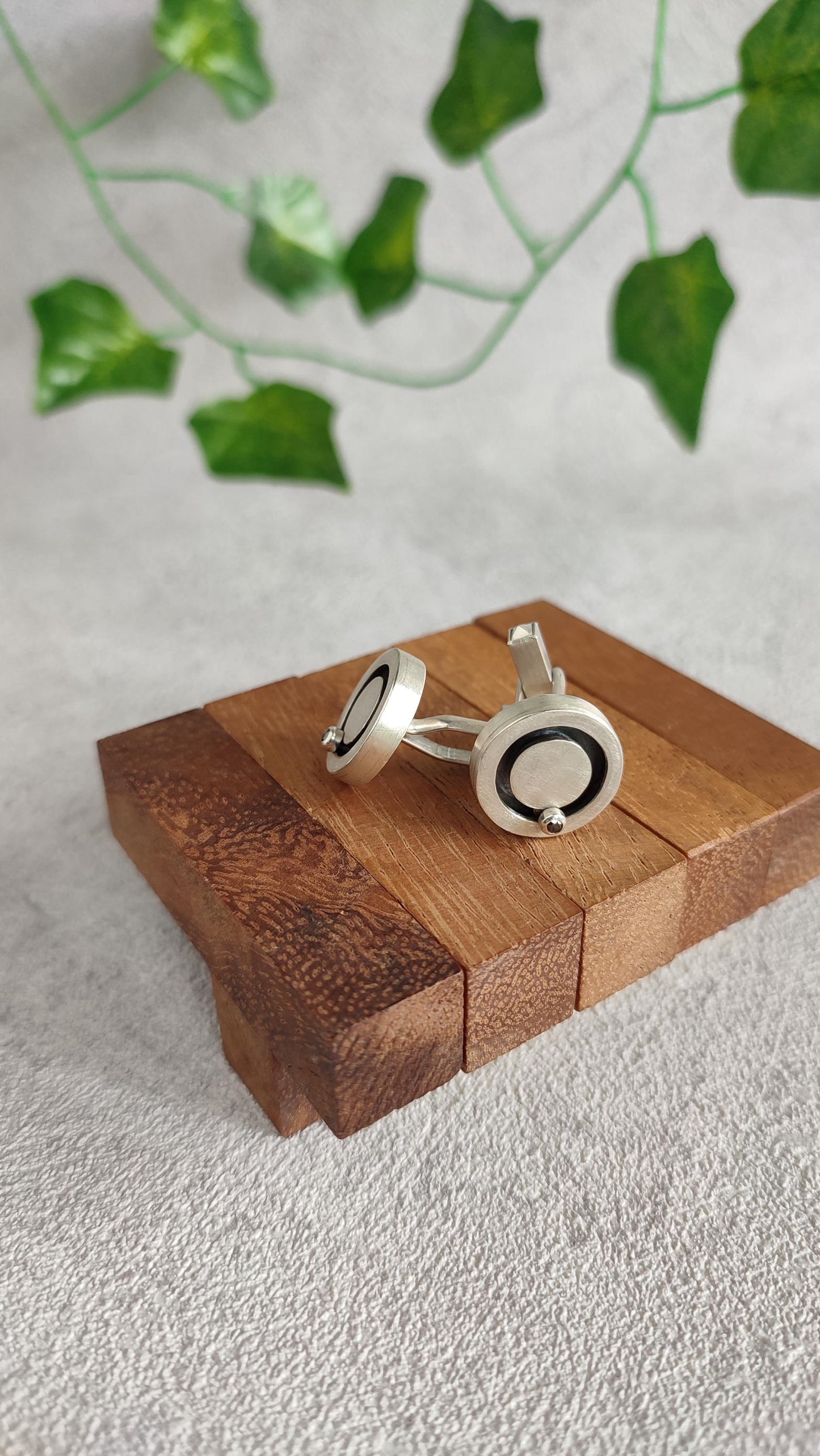 Fidget Cufflinks with black diamonds