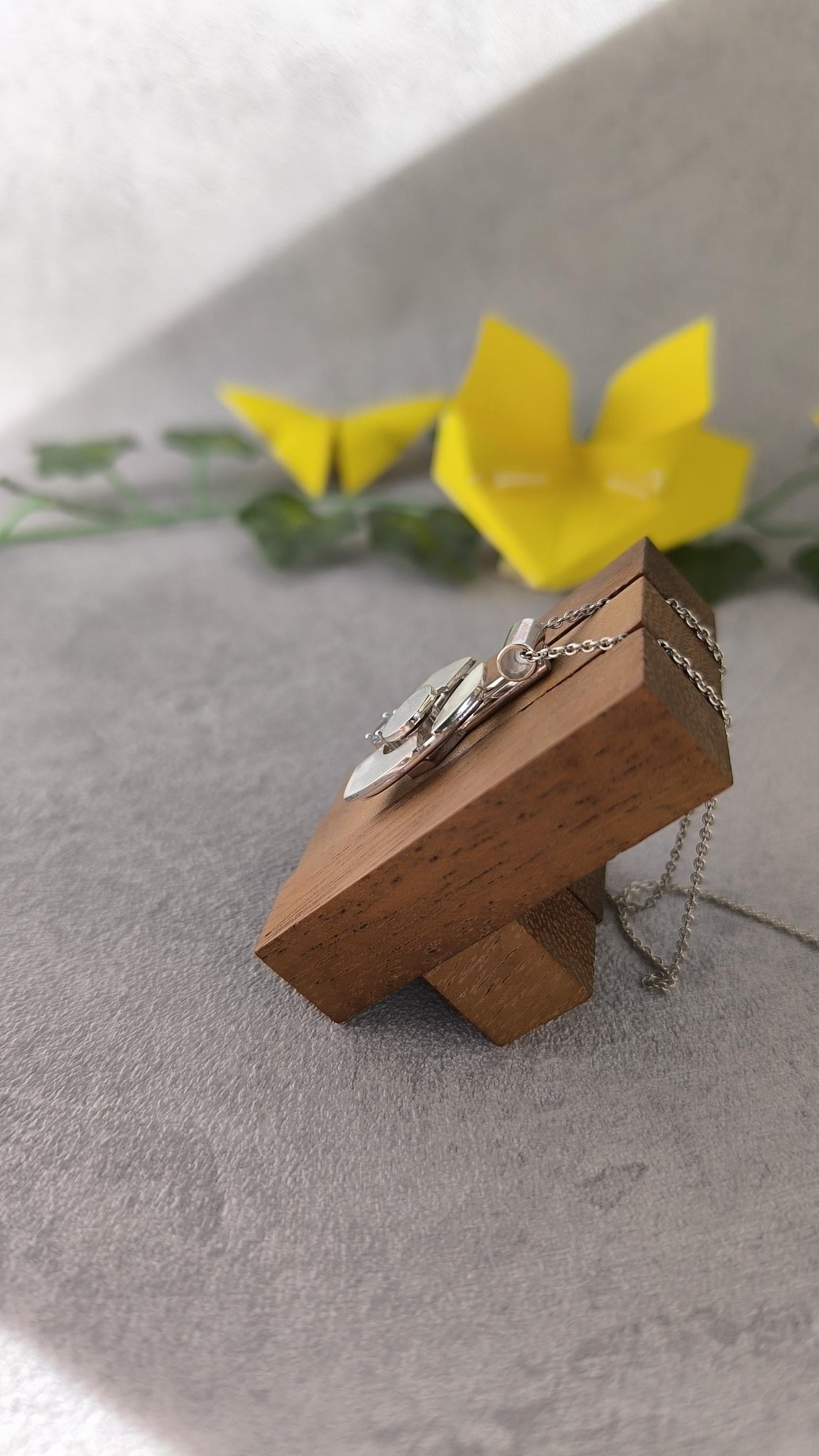 Futuristic spinner Pendant in sterling Silver with Topaz